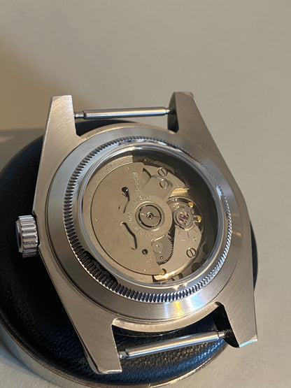 L'AUBE · SÉRIE 001